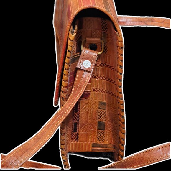 Vintage Hand Tooled Leather Elephant Shoulder Bag - Boho Shantiniketan Style - Picture 5 of 6